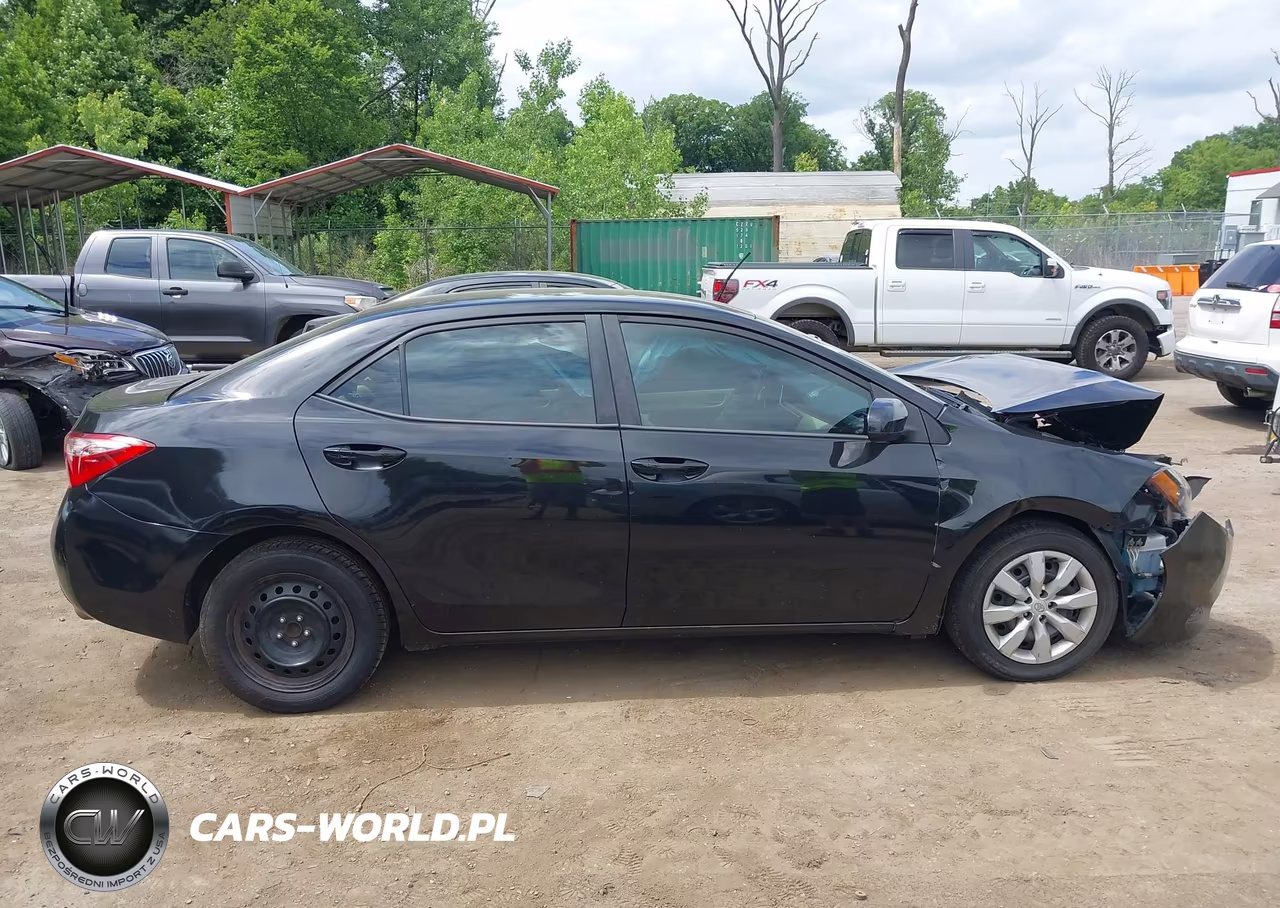 2018 Toyota Corolla Le VIN:5YFBURHE8JP777454 - 14