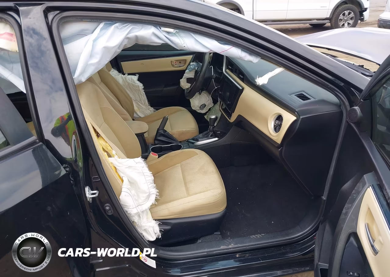 2018 Toyota Corolla Le VIN:5YFBURHE8JP777454 - 5