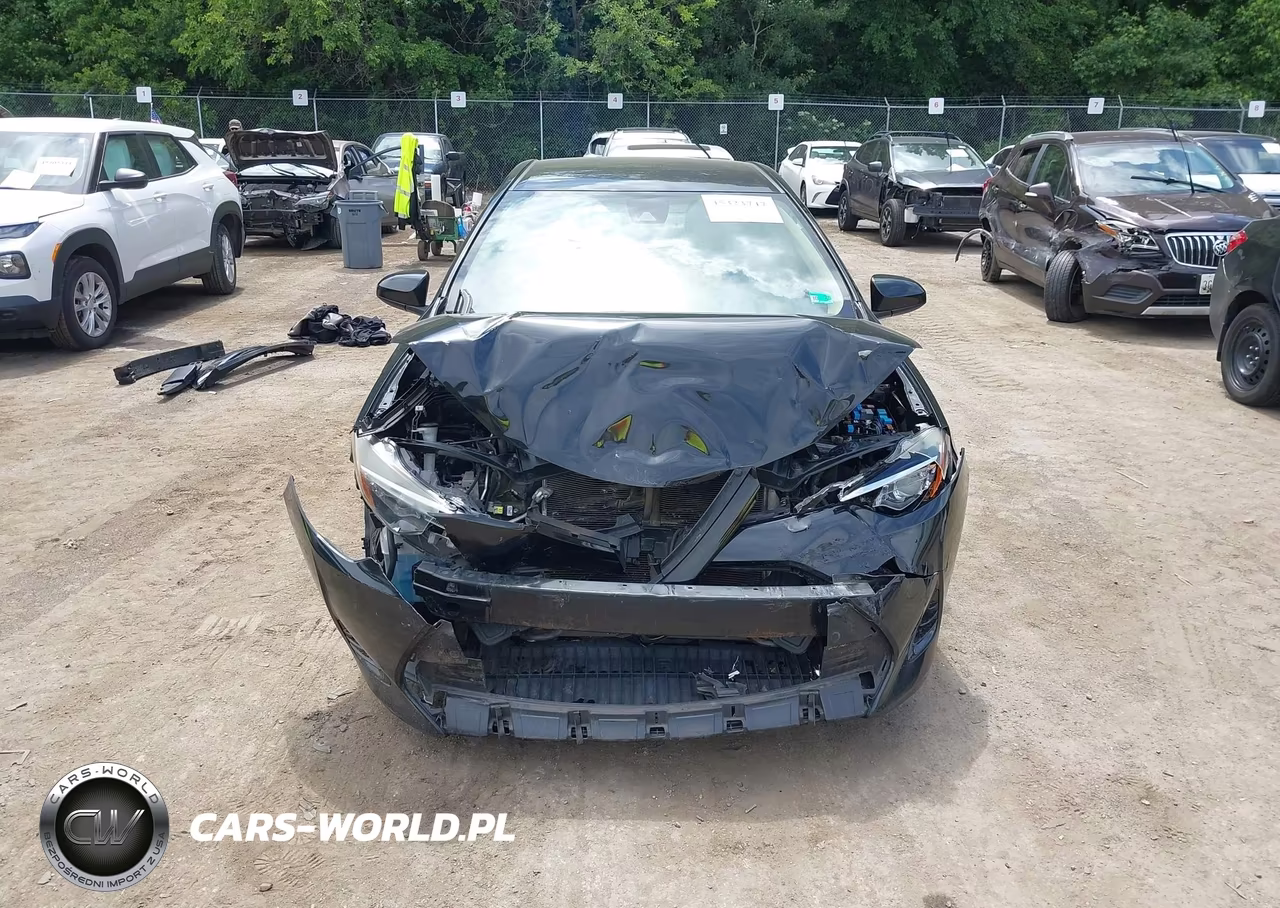 2018 Toyota Corolla Le VIN:5YFBURHE8JP777454 - 6