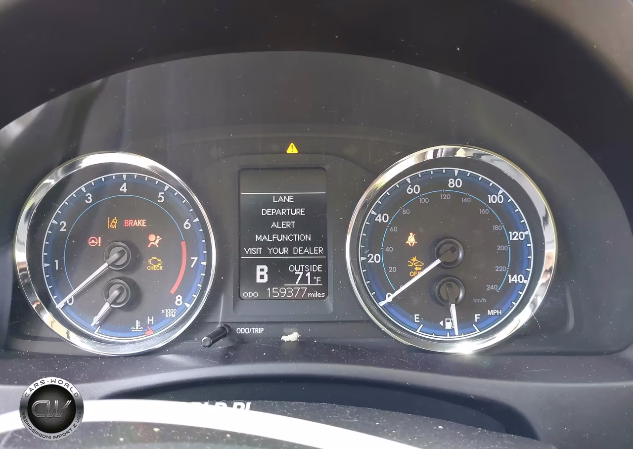 2018 Toyota Corolla Le VIN:5YFBURHE8JP777454 - 7