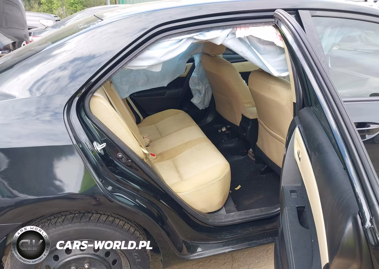 2018 Toyota Corolla Le VIN:5YFBURHE8JP777454 - 8