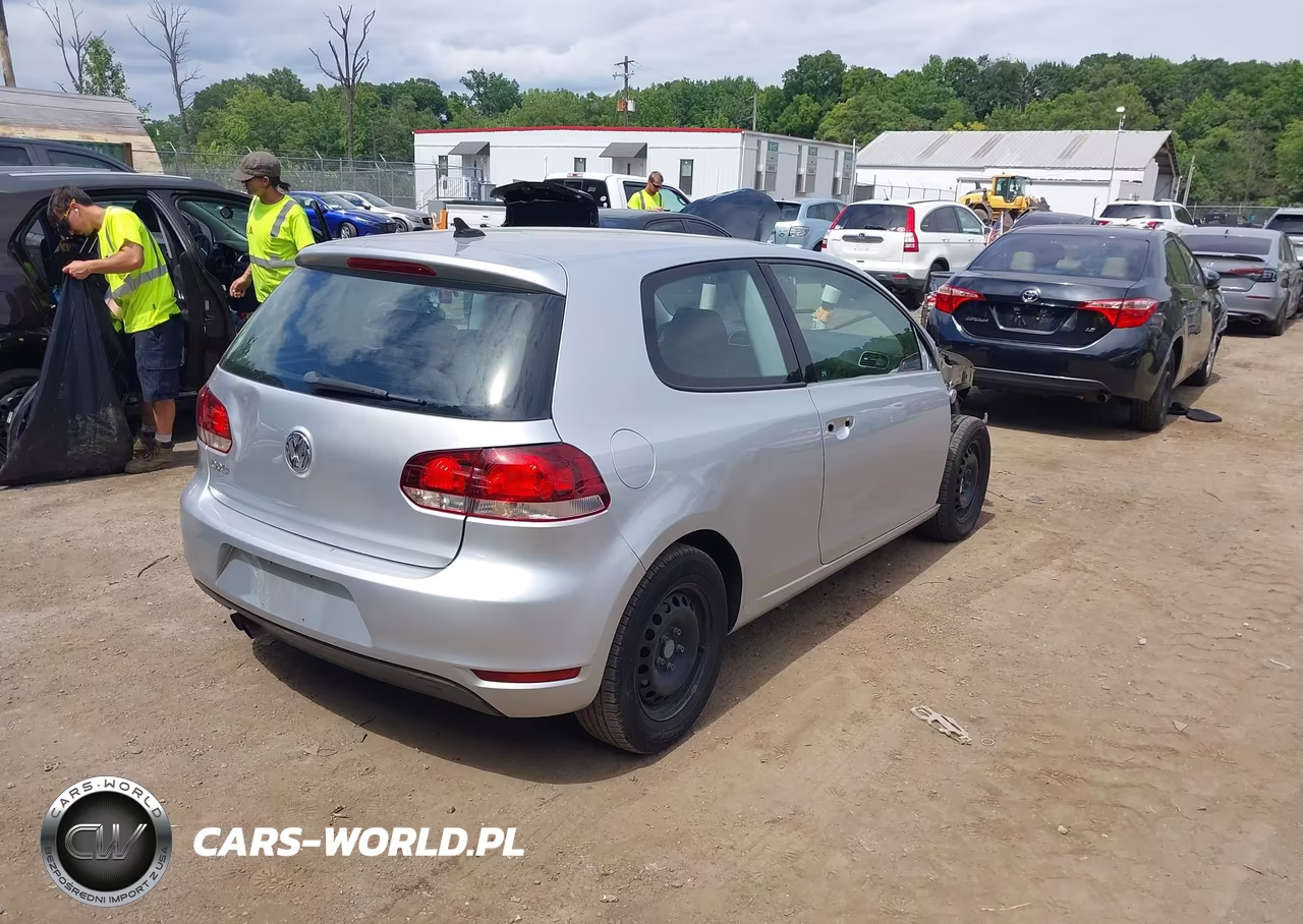 2013 Volkswagen Golf 2.5L 2-Door VIN:WVWBB7AJ7DW121047 - 4