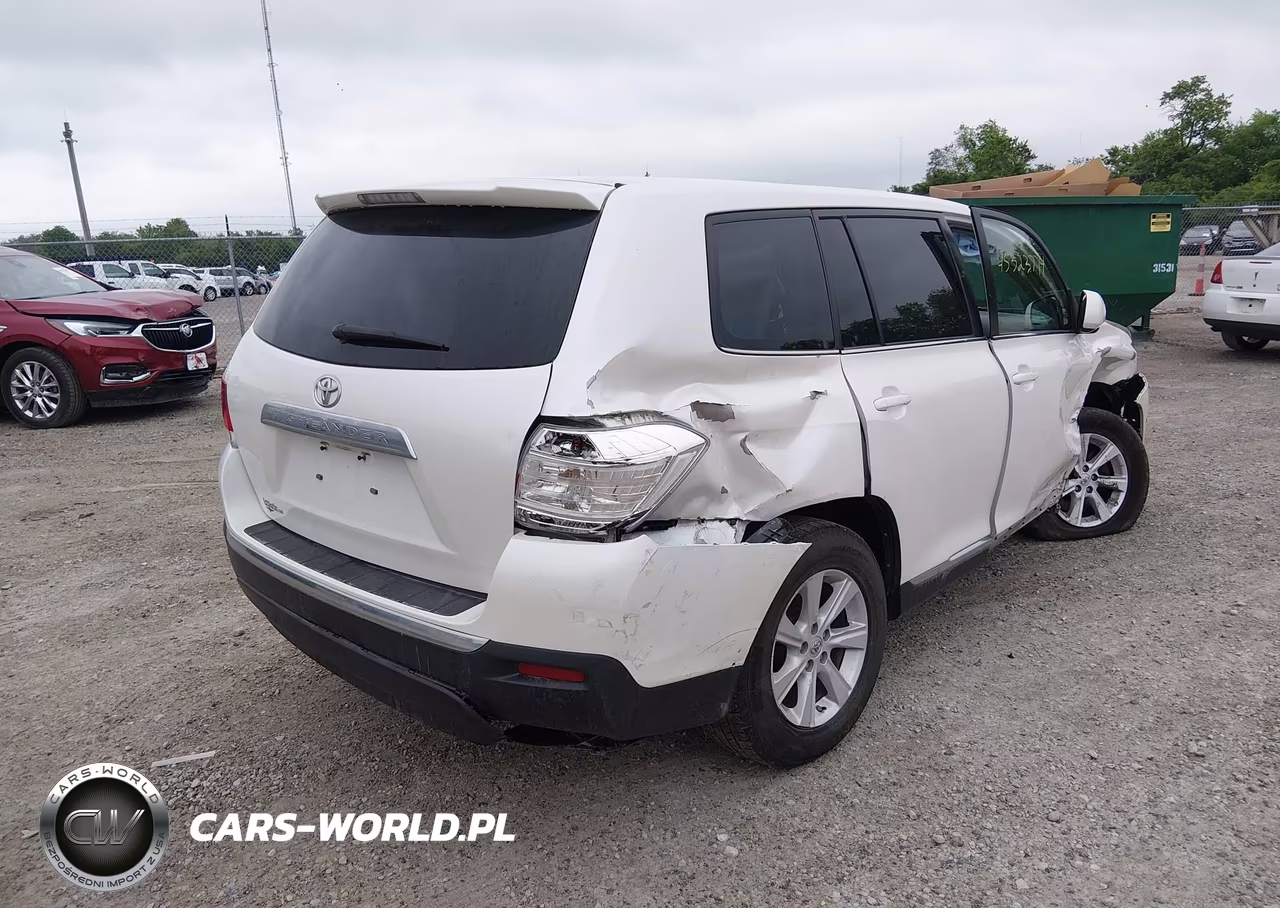 2013 Toyota Highlander Base V6 VIN:5TDZK3EH0DS102807 - 4