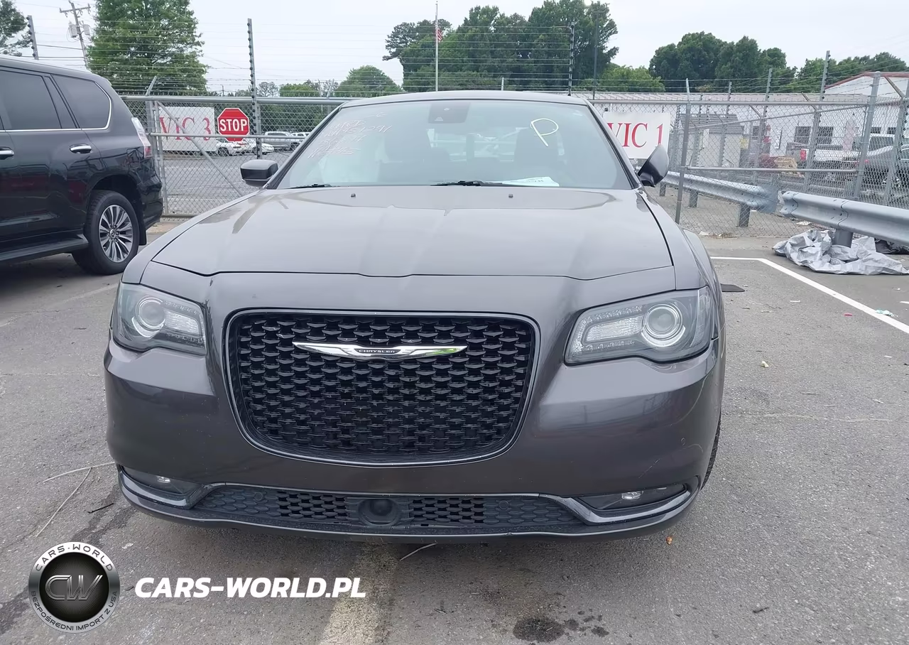 2015 Chrysler 300 300S VIN:2C3CCABG3FH786874 - 11