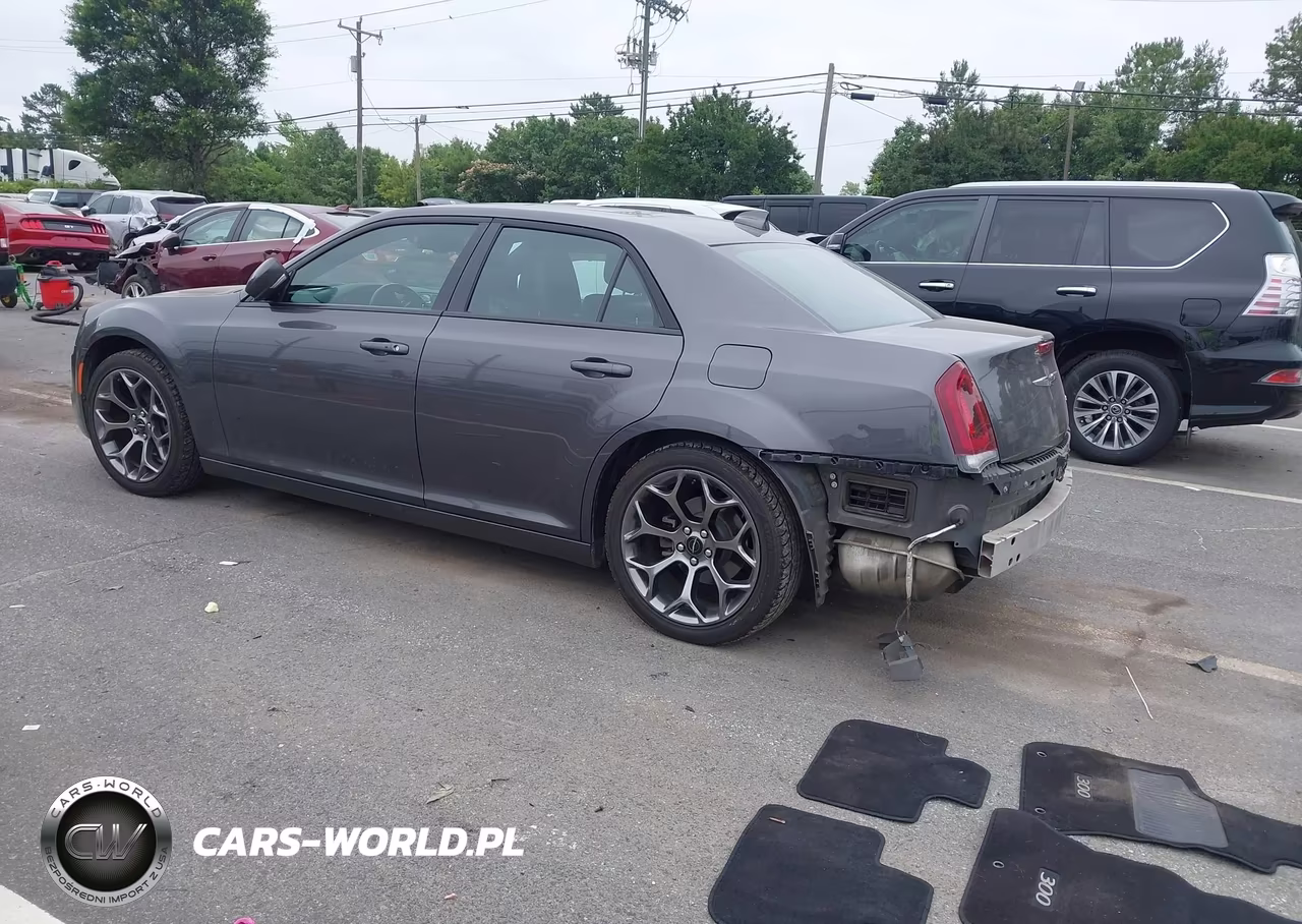 2015 Chrysler 300 300S VIN:2C3CCABG3FH786874 - 3