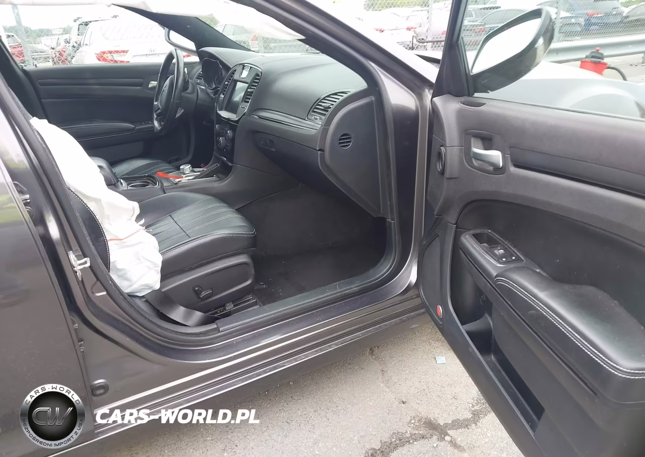 2015 Chrysler 300 300S VIN:2C3CCABG3FH786874 - 5