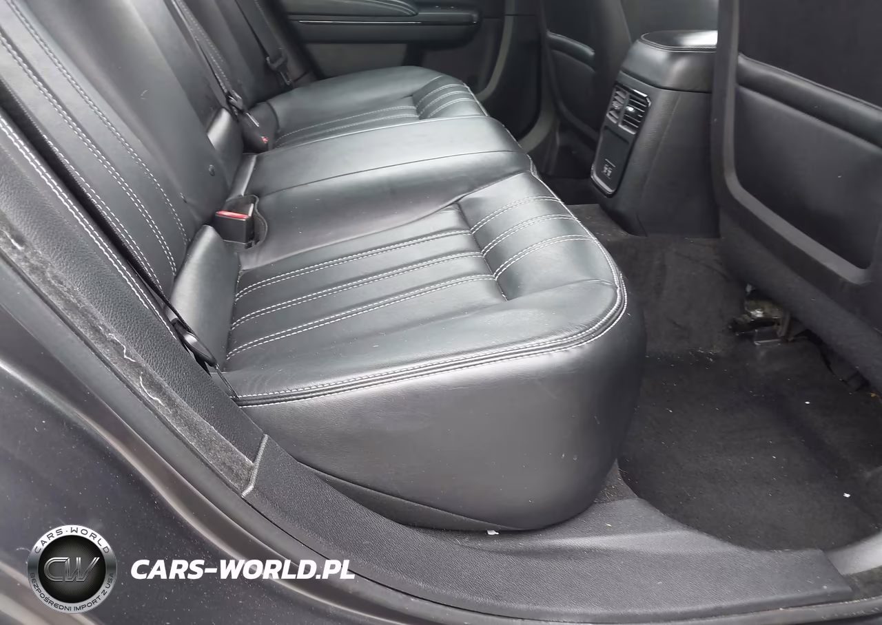 2015 Chrysler 300 300S VIN:2C3CCABG3FH786874 - 8