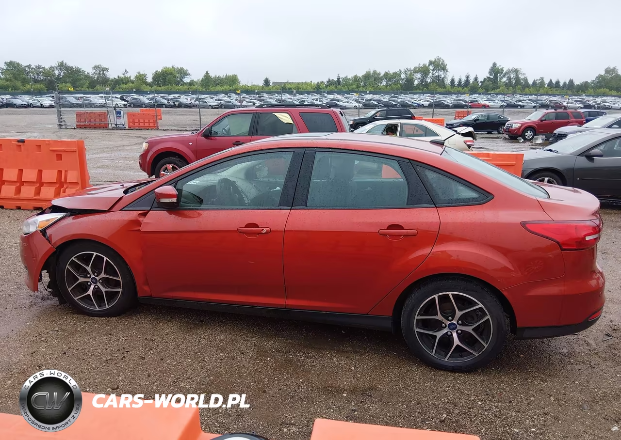 2018 Ford Focus Sel VIN:1FADP3H20JL243401 - 14