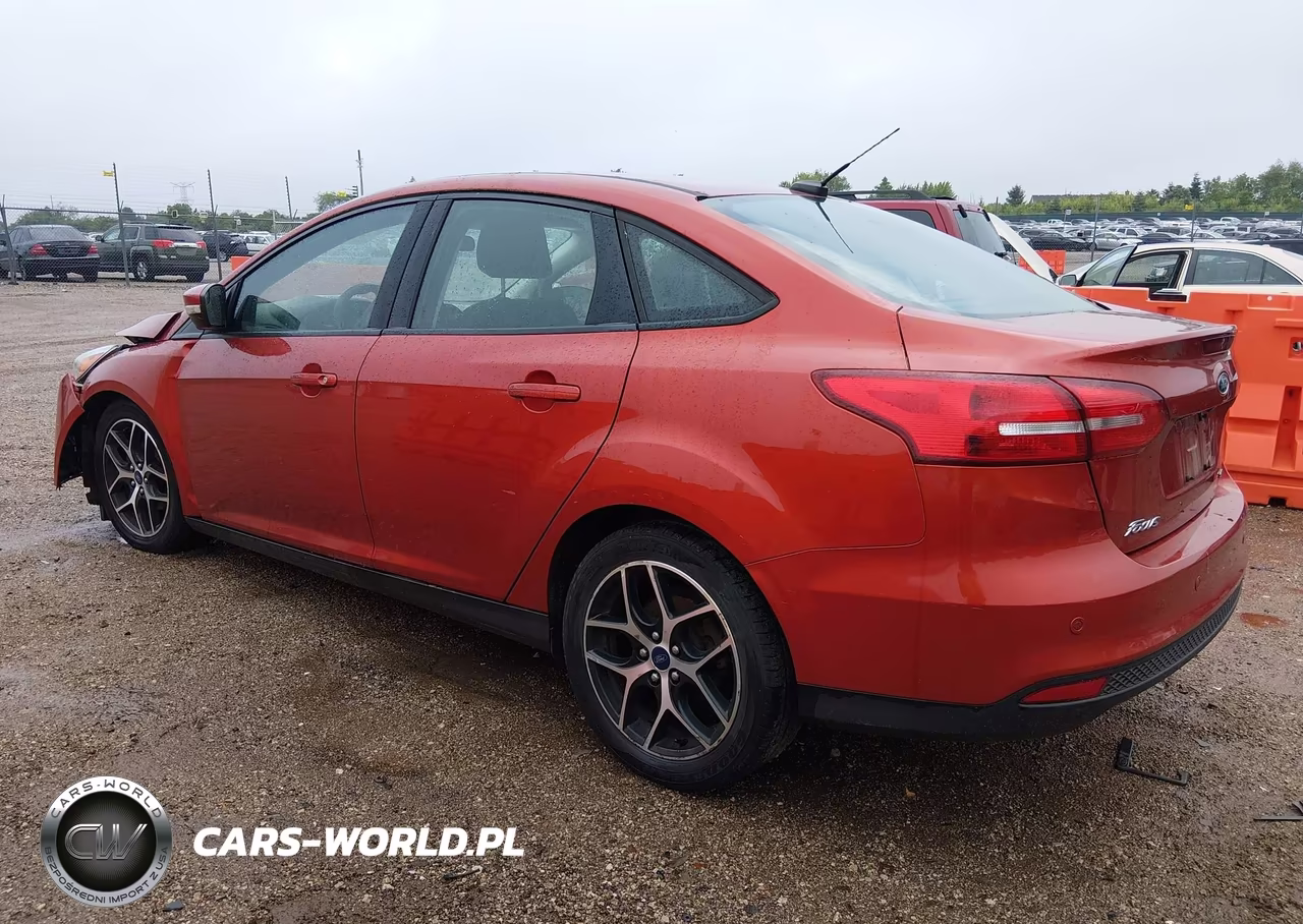 2018 Ford Focus Sel VIN:1FADP3H20JL243401 - 3