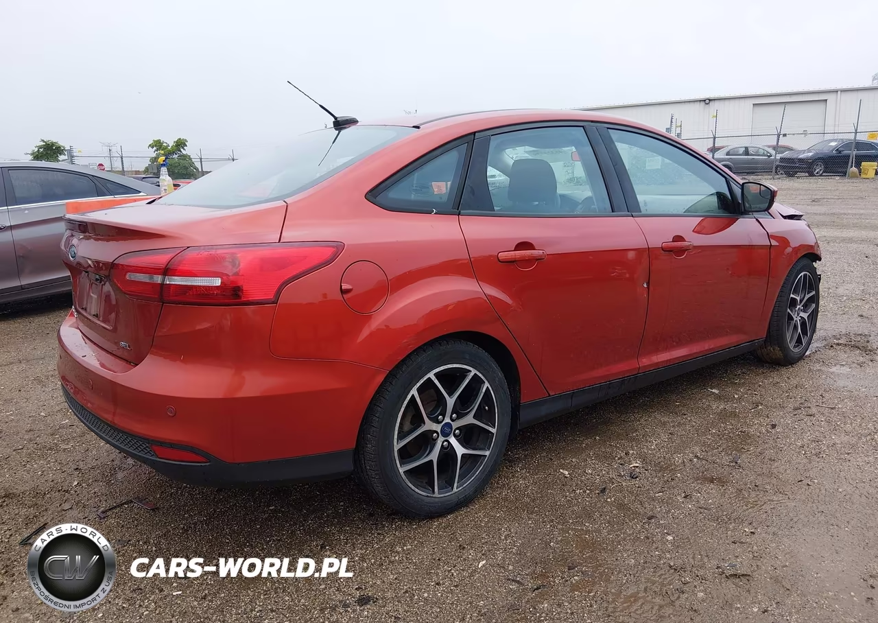 2018 Ford Focus Sel VIN:1FADP3H20JL243401 - 4