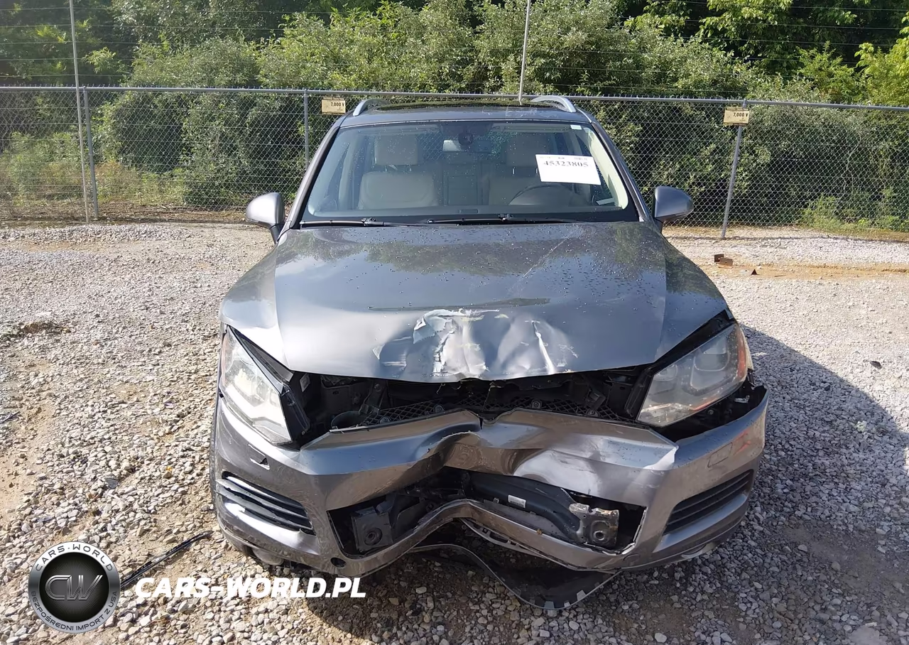 2013 Volkswagen Touareg Tdi Lux VIN:WVGEP9BP0DD006651 - 12