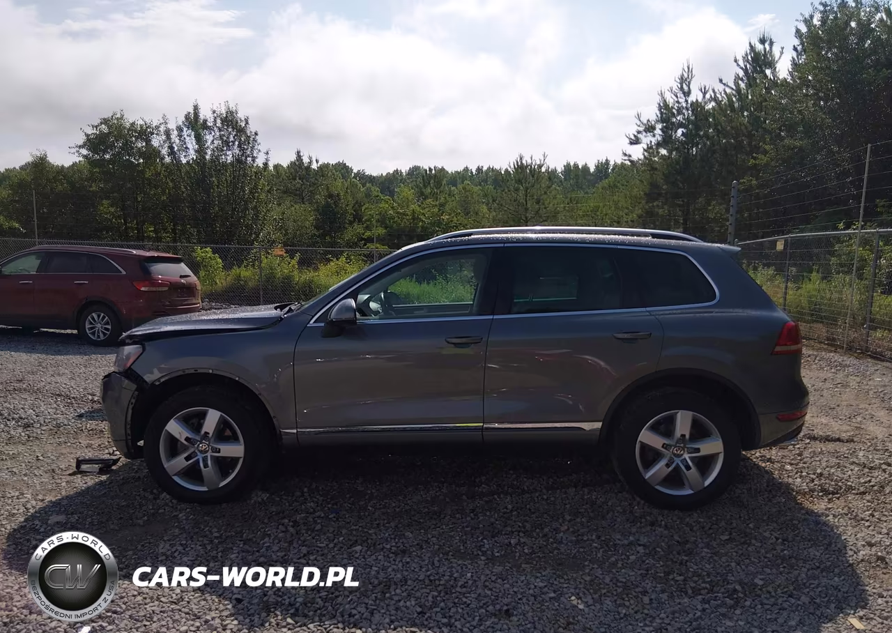 2013 Volkswagen Touareg Tdi Lux VIN:WVGEP9BP0DD006651 - 14