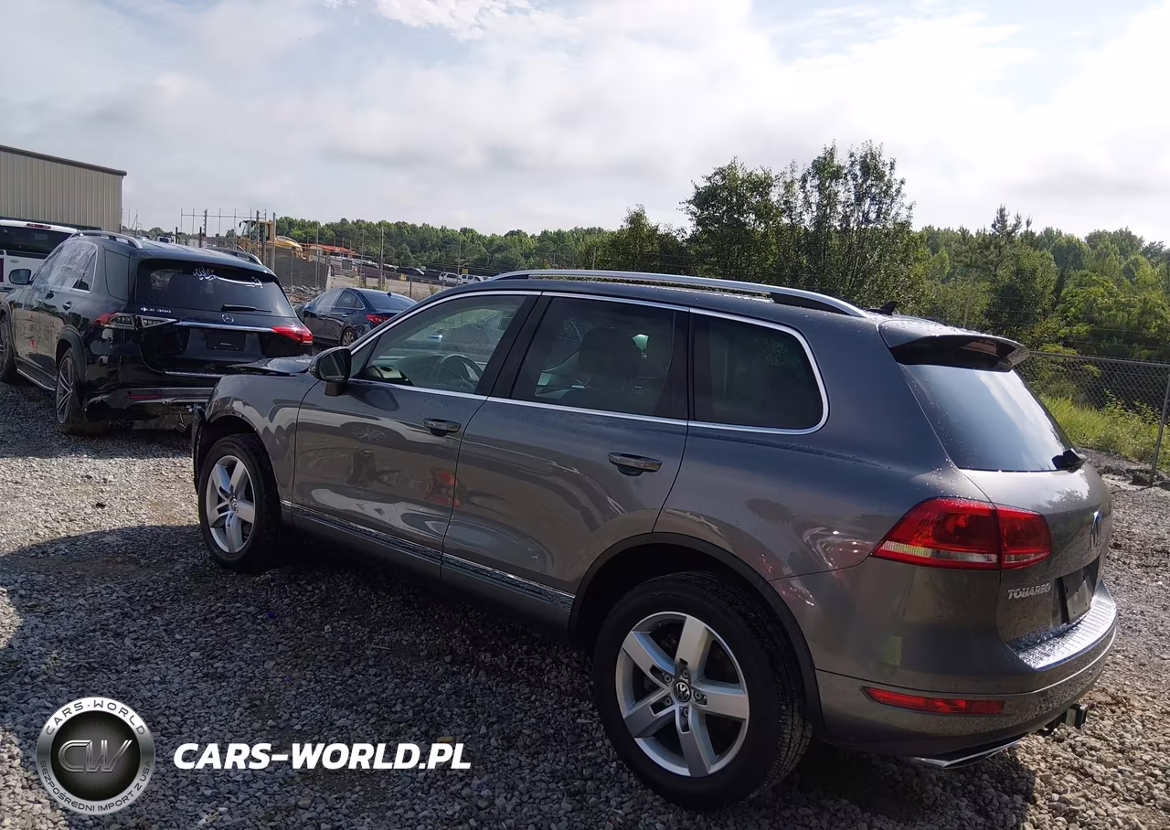 2013 Volkswagen Touareg Tdi Lux VIN:WVGEP9BP0DD006651 - 3