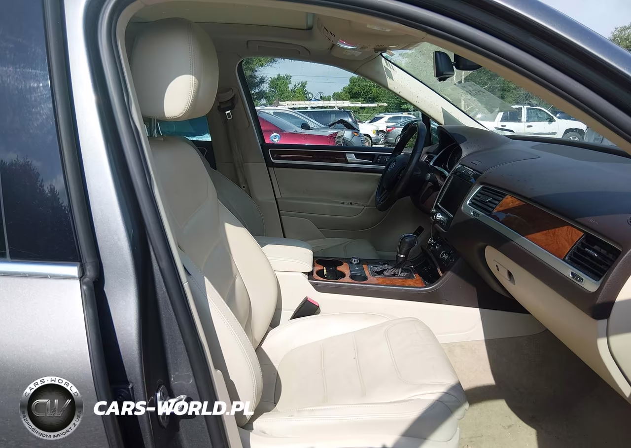 2013 Volkswagen Touareg Tdi Lux VIN:WVGEP9BP0DD006651 - 5