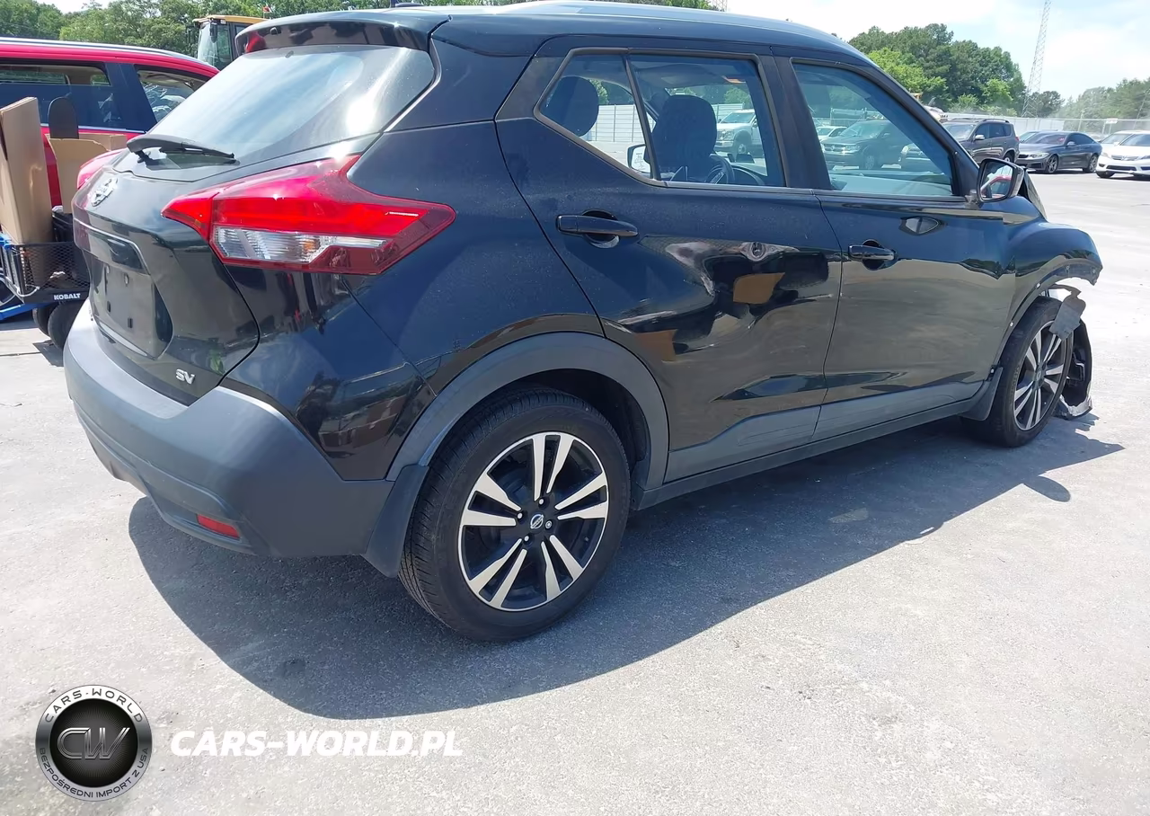 2018 Nissan Kicks Sv VIN:3N1CP5CU0JL541884 - 4