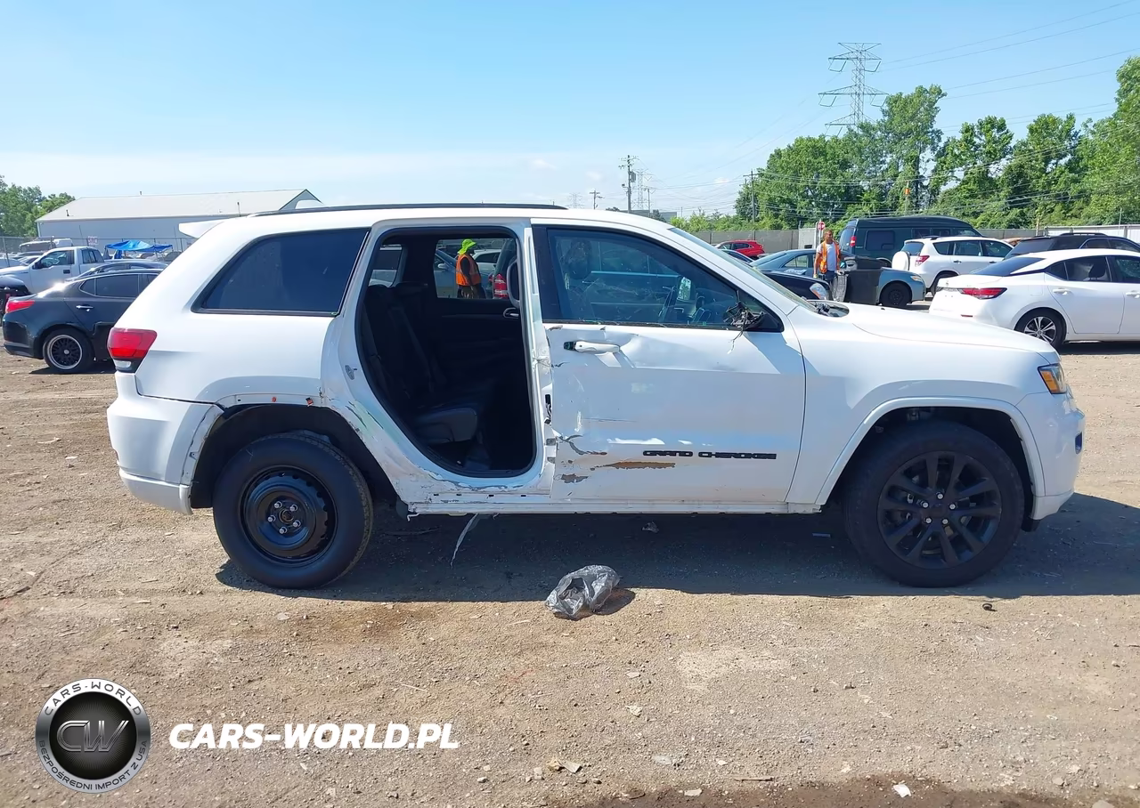 2020 Jeep Grand Cherokee Altitude 4X4 VIN:1C4RJFAG6LC272994 - 14