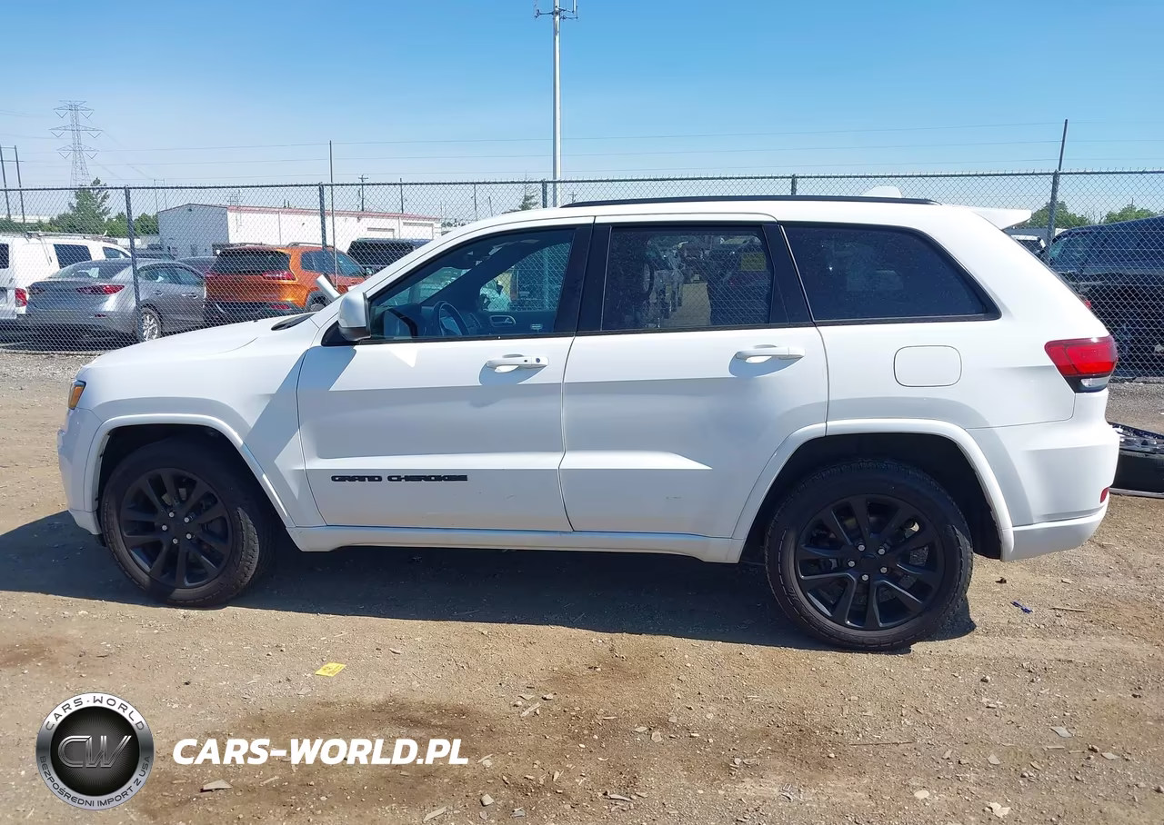 2020 Jeep Grand Cherokee Altitude 4X4 VIN:1C4RJFAG6LC272994 - 15
