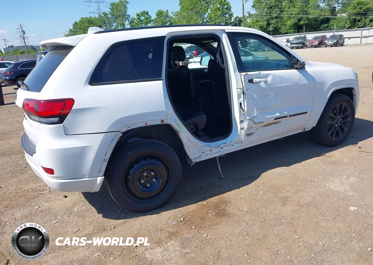 2020 Jeep Grand Cherokee Altitude 4X4 VIN:1C4RJFAG6LC272994 - 4