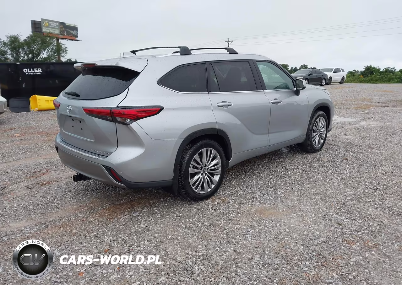 2022 Toyota Highlander Platinum VIN:5TDFZRBH6NS199129 - 4