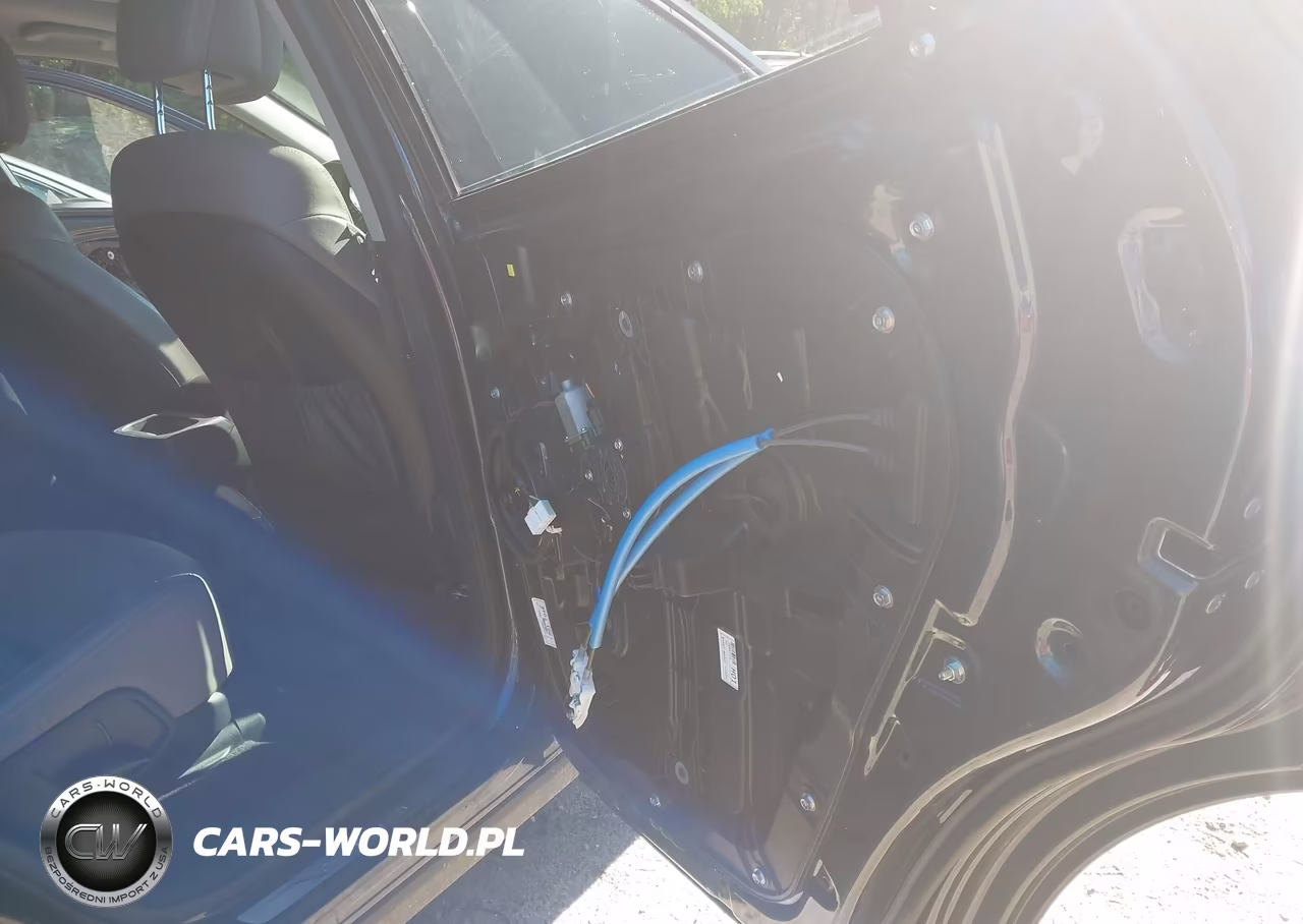 2017 Hyundai Santa Fe Limited Ultimate VIN:KM8SRDHF2HU220531 - 22