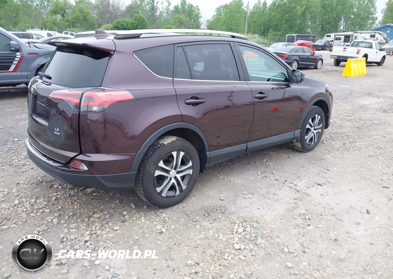 2018 Toyota Rav4 Le VIN:2T3BFREV7JW728458 - 4
