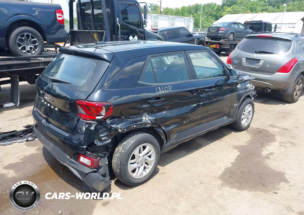 2023 Hyundai Venue Se VIN:KMHRB8A30PU211299 - 4