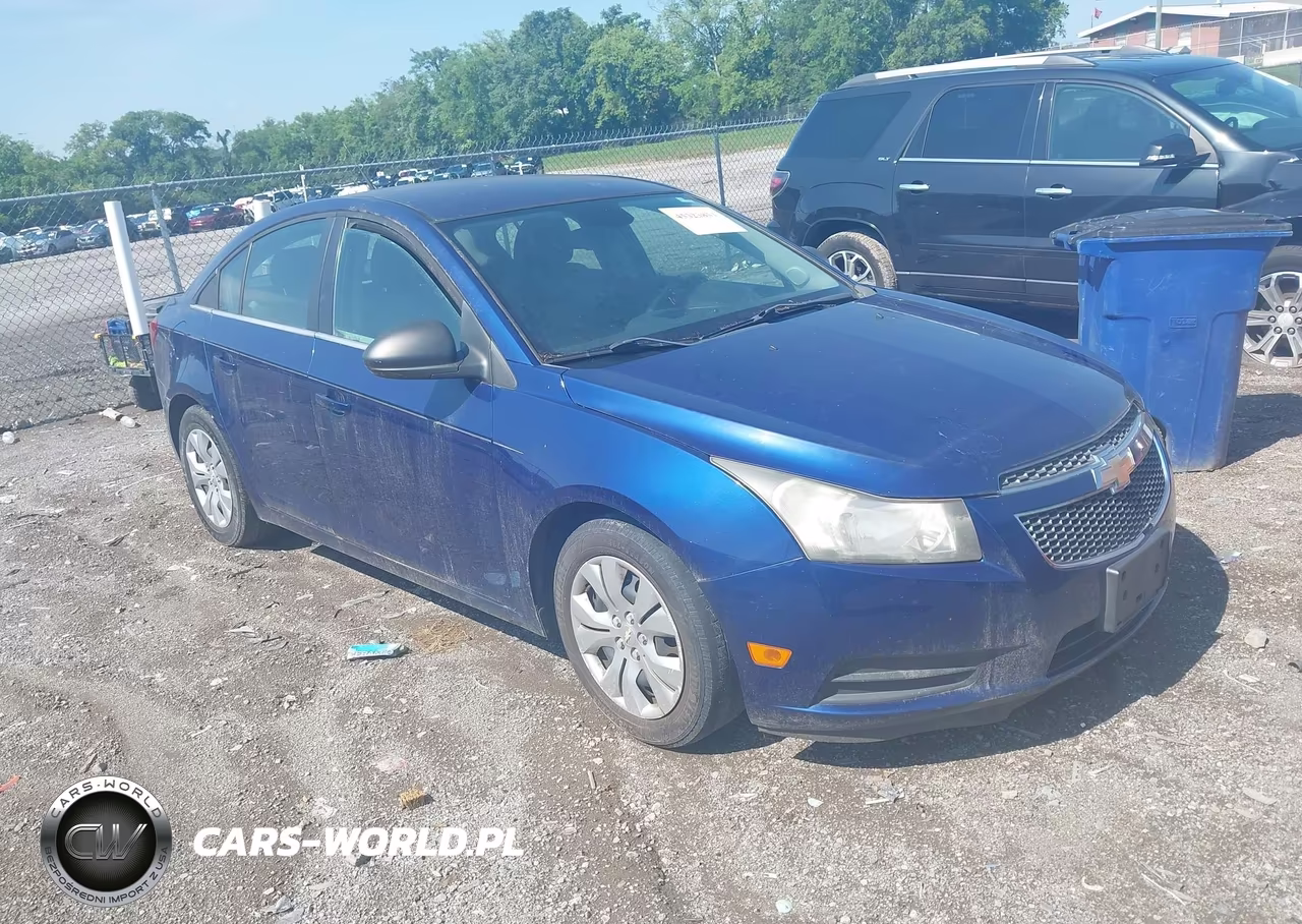 2012 Chevrolet Cruze Ls – zdjęcie 1 z 11