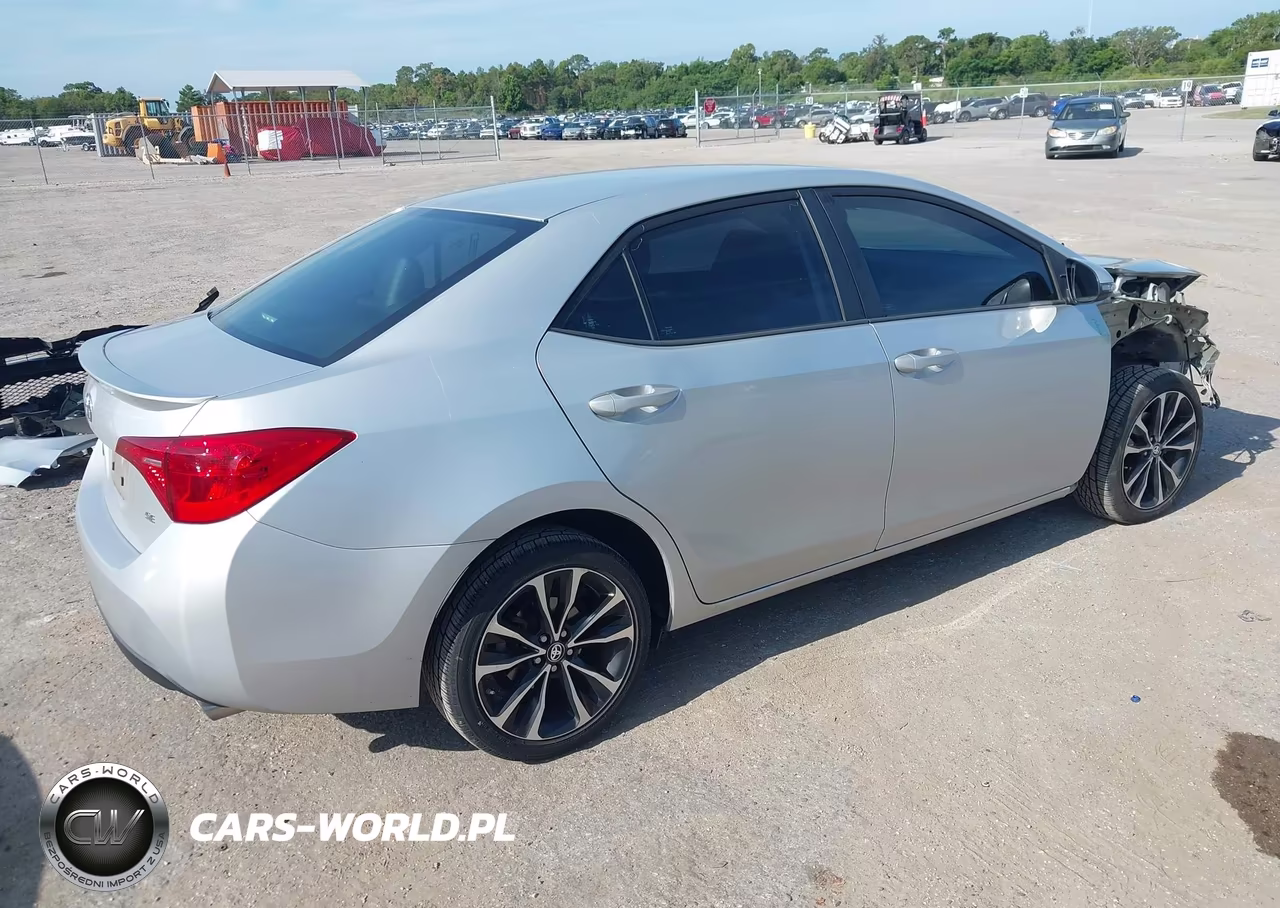 2018 Toyota Corolla Se VIN:2T1BURHE2JC069703 - 4