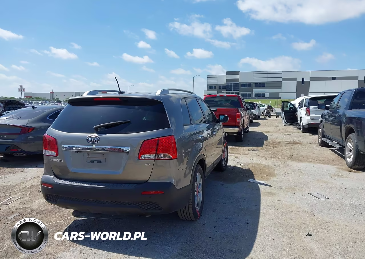 2012 Kia Sorento Ex VIN:5XYKU3A65CG242606 - 4
