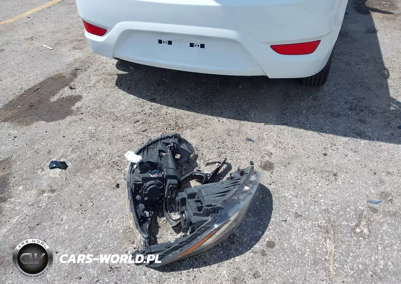 2013 Hyundai Accent Gs VIN:KMHCT5AE1DU127376 - 12
