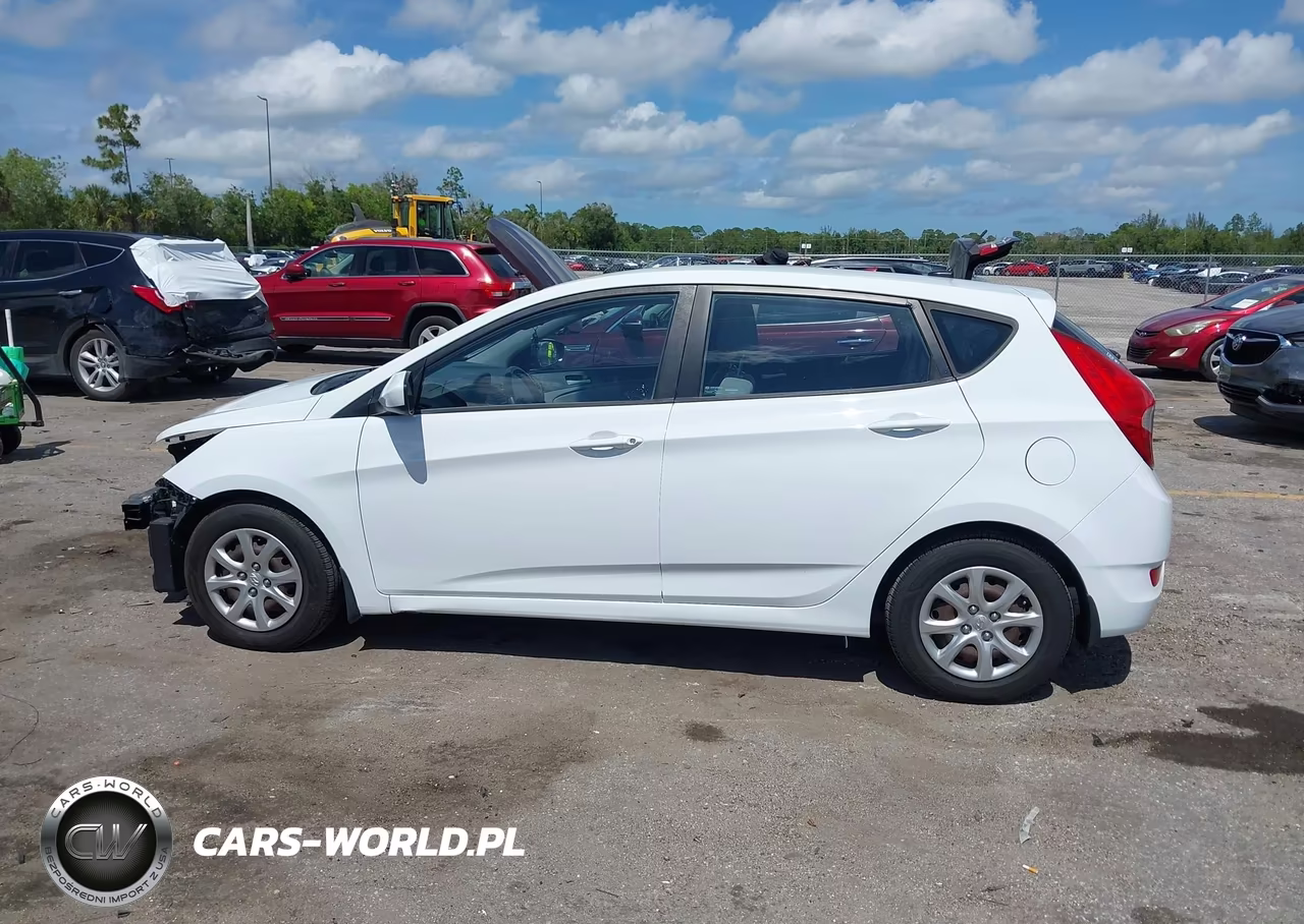 2013 Hyundai Accent Gs VIN:KMHCT5AE1DU127376 - 15