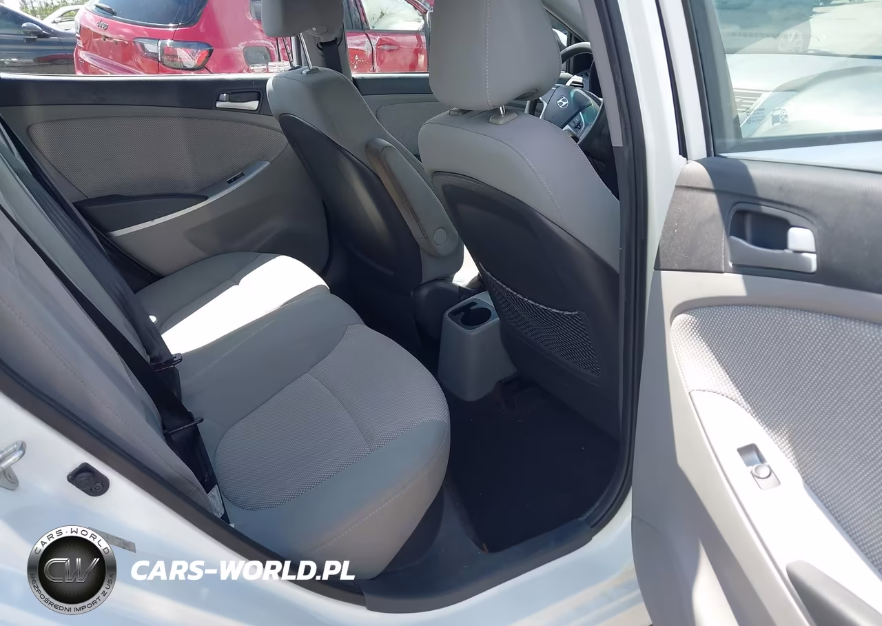 2013 Hyundai Accent Gs VIN:KMHCT5AE1DU127376 - 8