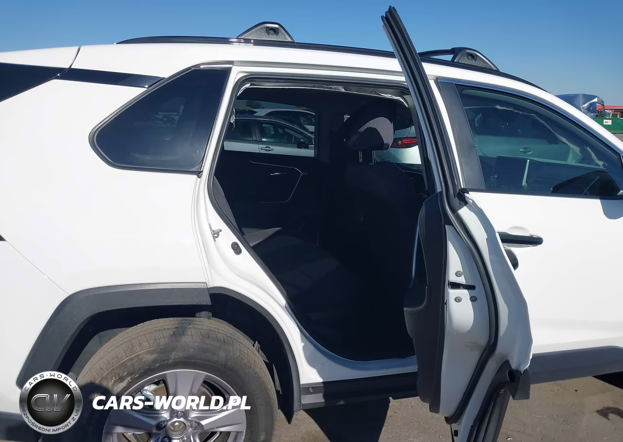 2023 Toyota Rav4 Hybrid Xle VIN:JTMRWRFV6PD195652 - 8