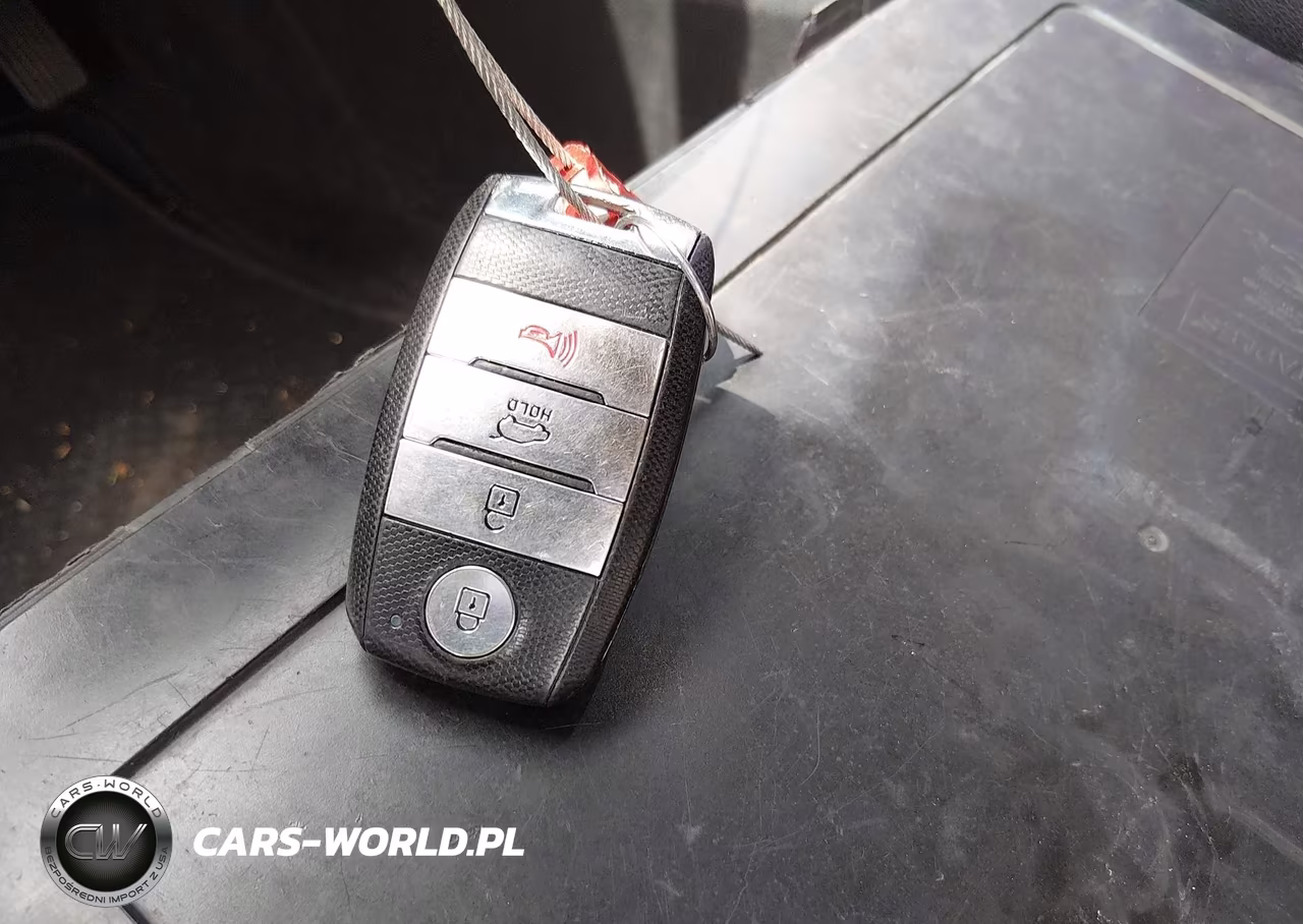 2018 Kia Niro Touring VIN:KNDCE3LC2J5174405 - 11
