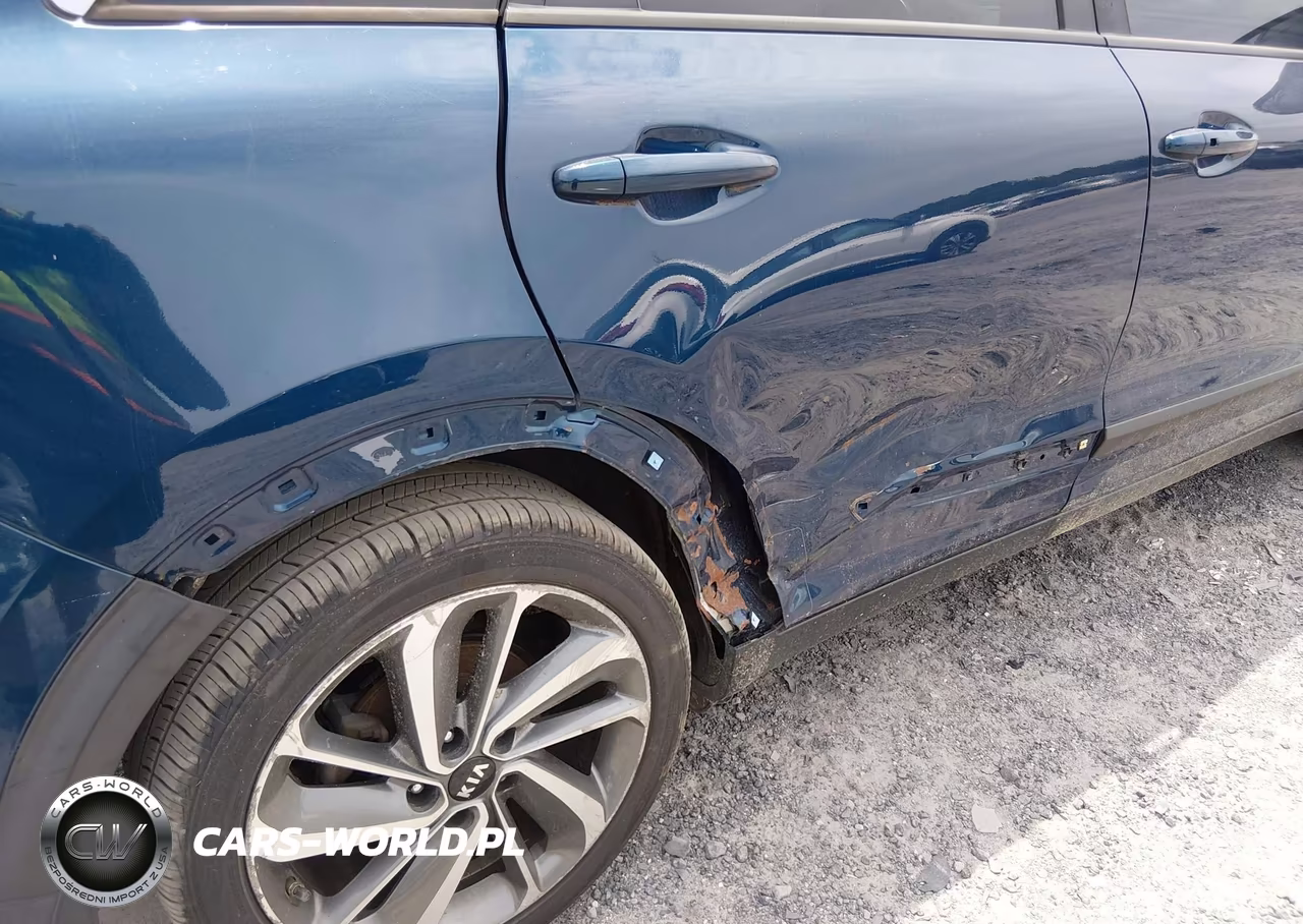 2018 Kia Niro Touring VIN:KNDCE3LC2J5174405 - 6