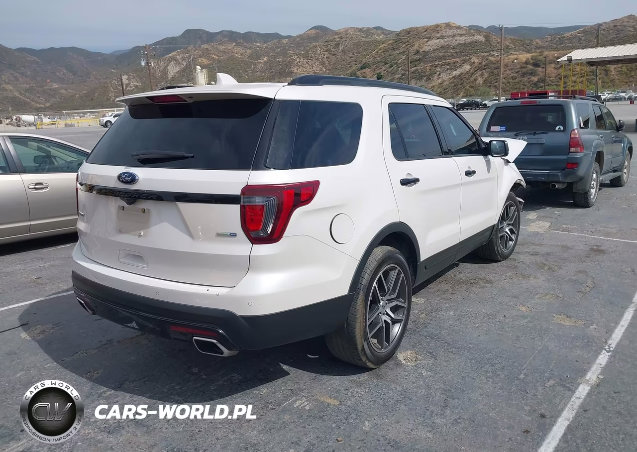 2016 Ford Explorer Sport VIN:1FM5K8GT2GGB06767 - 4