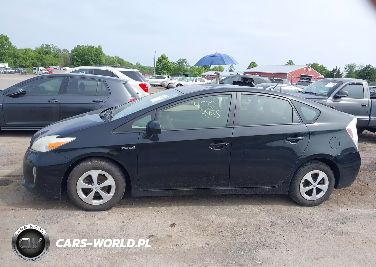 2013 Toyota Prius Two VIN:JTDKN3DU7D5577805 - 14