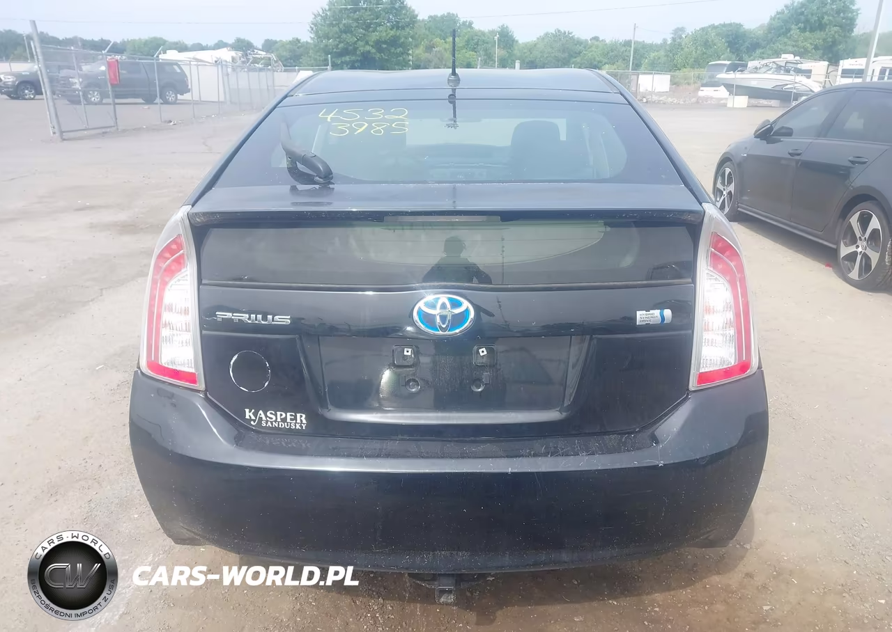 2013 Toyota Prius Two VIN:JTDKN3DU7D5577805 - 16