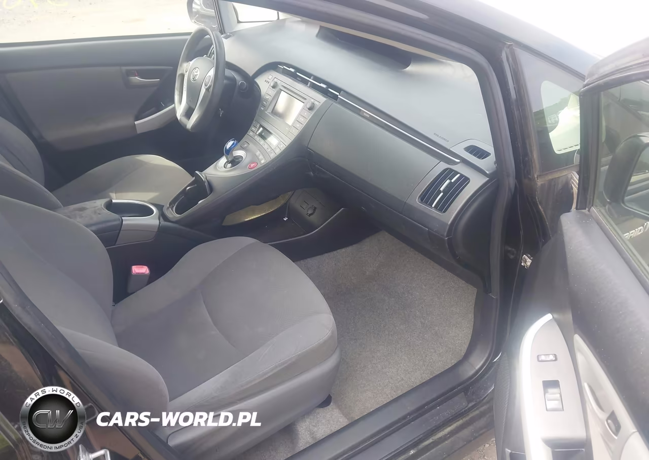 2013 Toyota Prius Two VIN:JTDKN3DU7D5577805 - 5