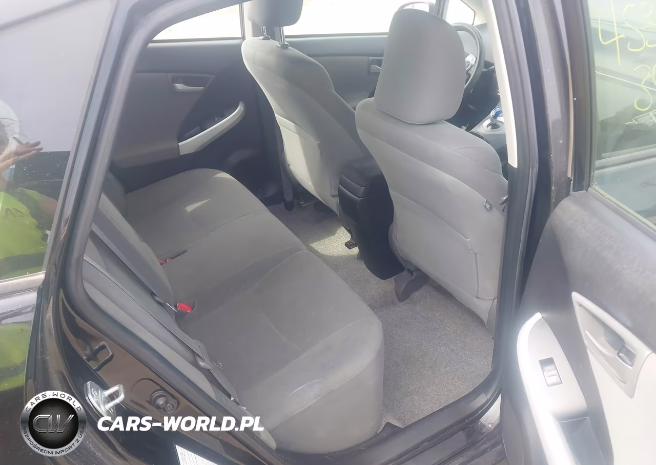 2013 Toyota Prius Two VIN:JTDKN3DU7D5577805 - 8