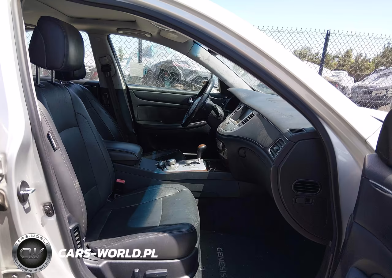 2011 Hyundai Genesis 3.8 VIN:KMHGC4DE9BU142308 - 5