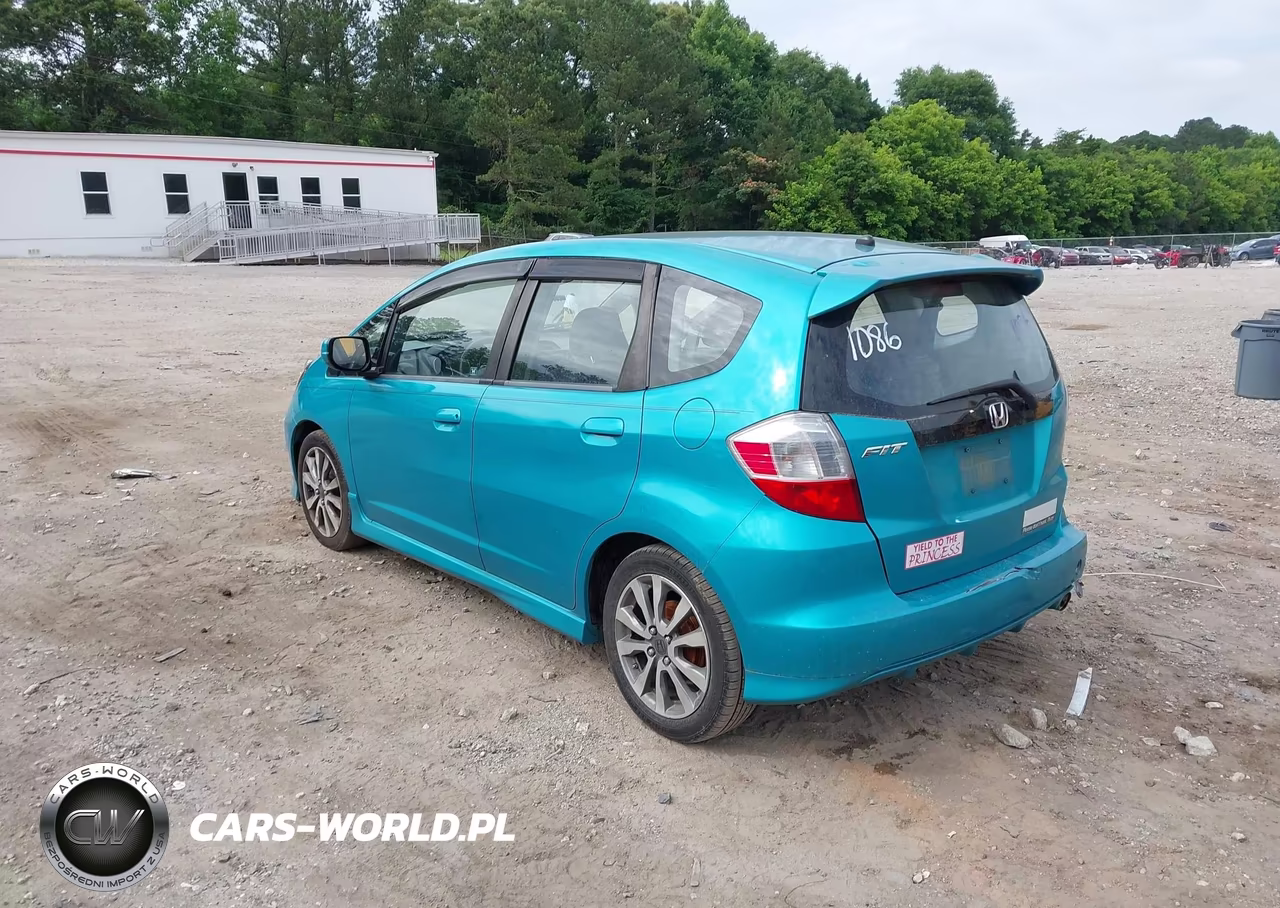 2012 Honda Fit Sport VIN:JHMGE8H51CC011086 - 3