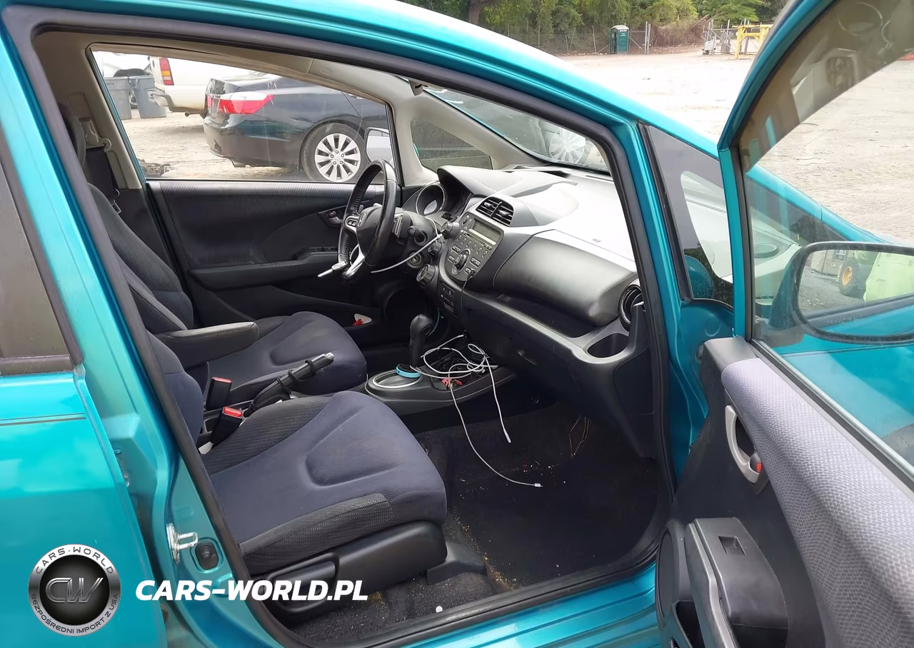 2012 Honda Fit Sport VIN:JHMGE8H51CC011086 - 5