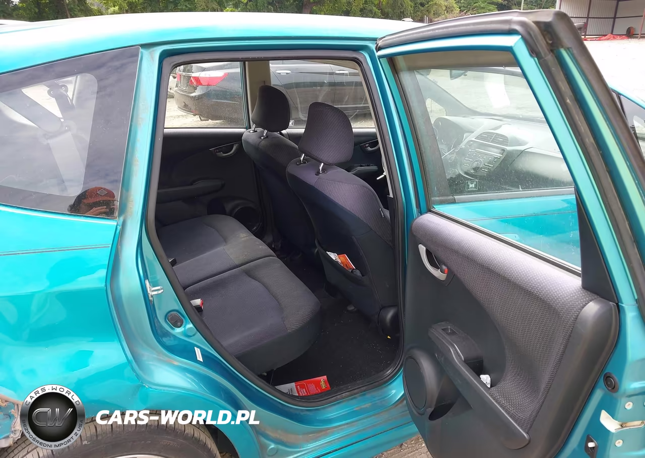 2012 Honda Fit Sport VIN:JHMGE8H51CC011086 - 8