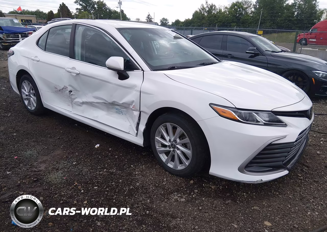 2023 Toyota Camry Le – zdjęcie 1 z 16