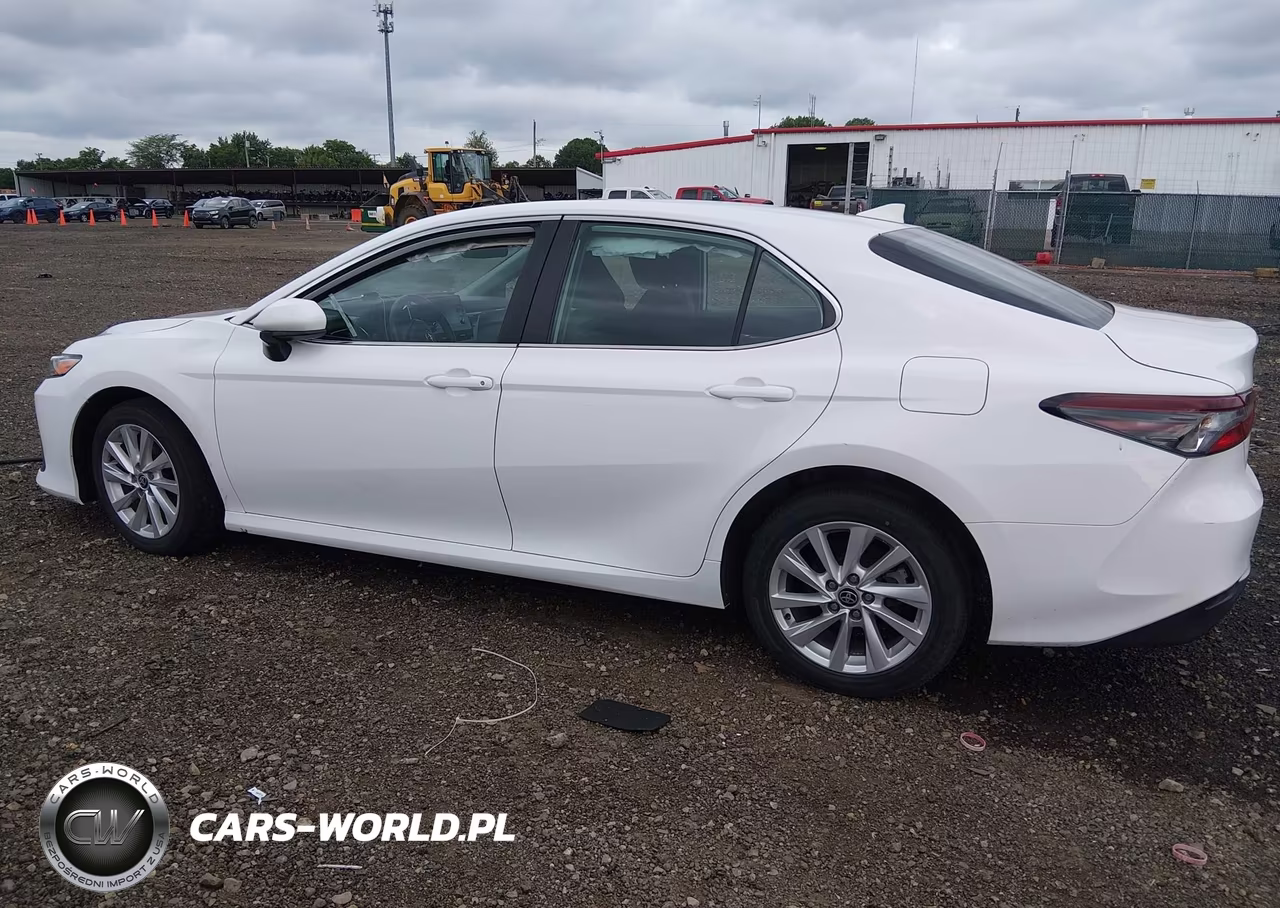 2023 Toyota Camry Le VIN:4T1C11AK4PU104022 - 14