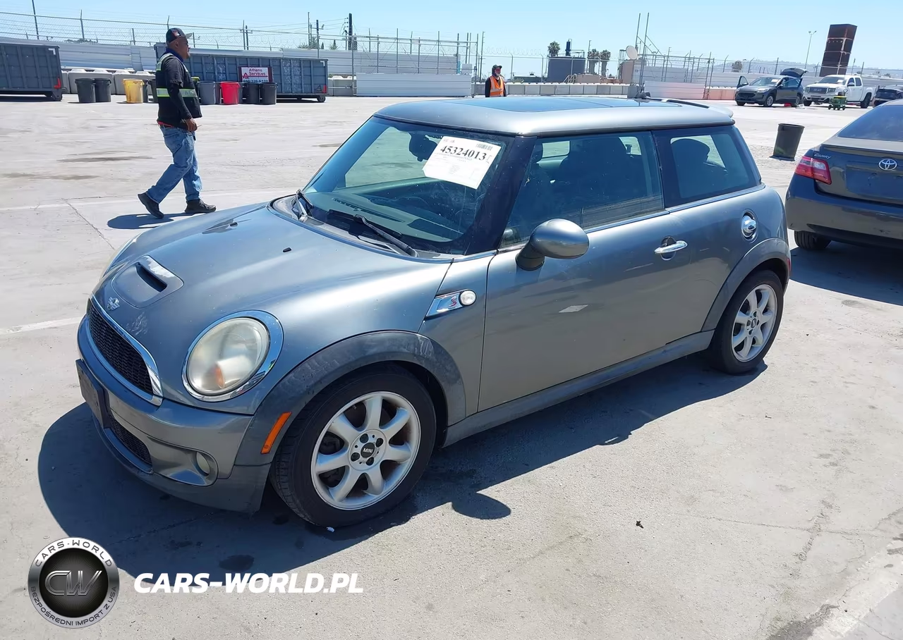 2009 Mini Cooper S VIN:WMWMF73549TW83412 - 2