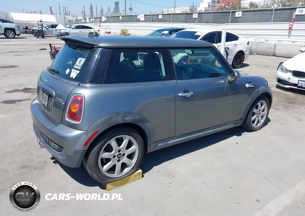 2009 Mini Cooper S VIN:WMWMF73549TW83412 - 4