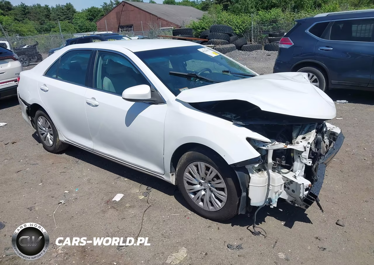2012 Toyota Camry Le – zdjęcie 1 z 16