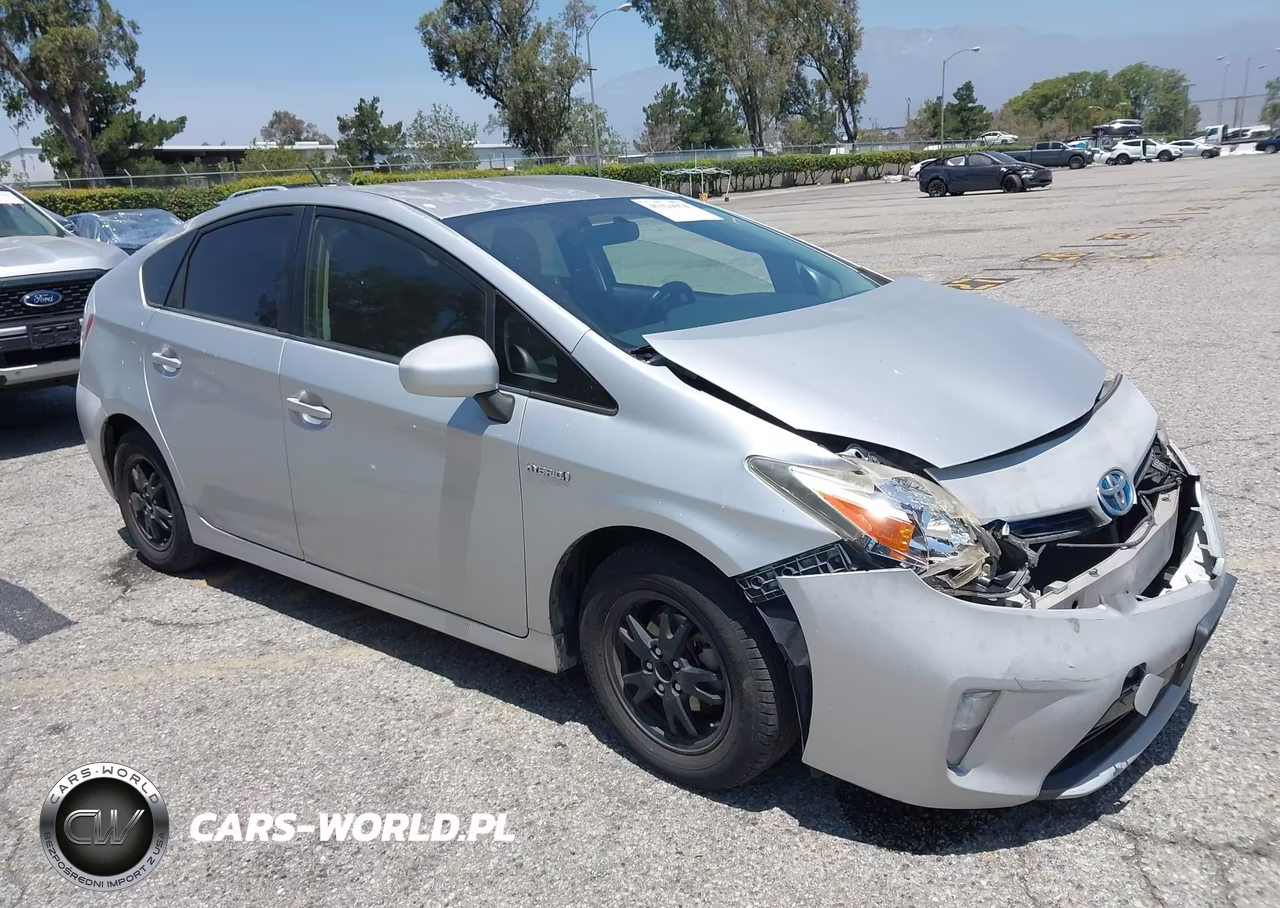 2013 Toyota Prius Two – zdjęcie 1 z 18